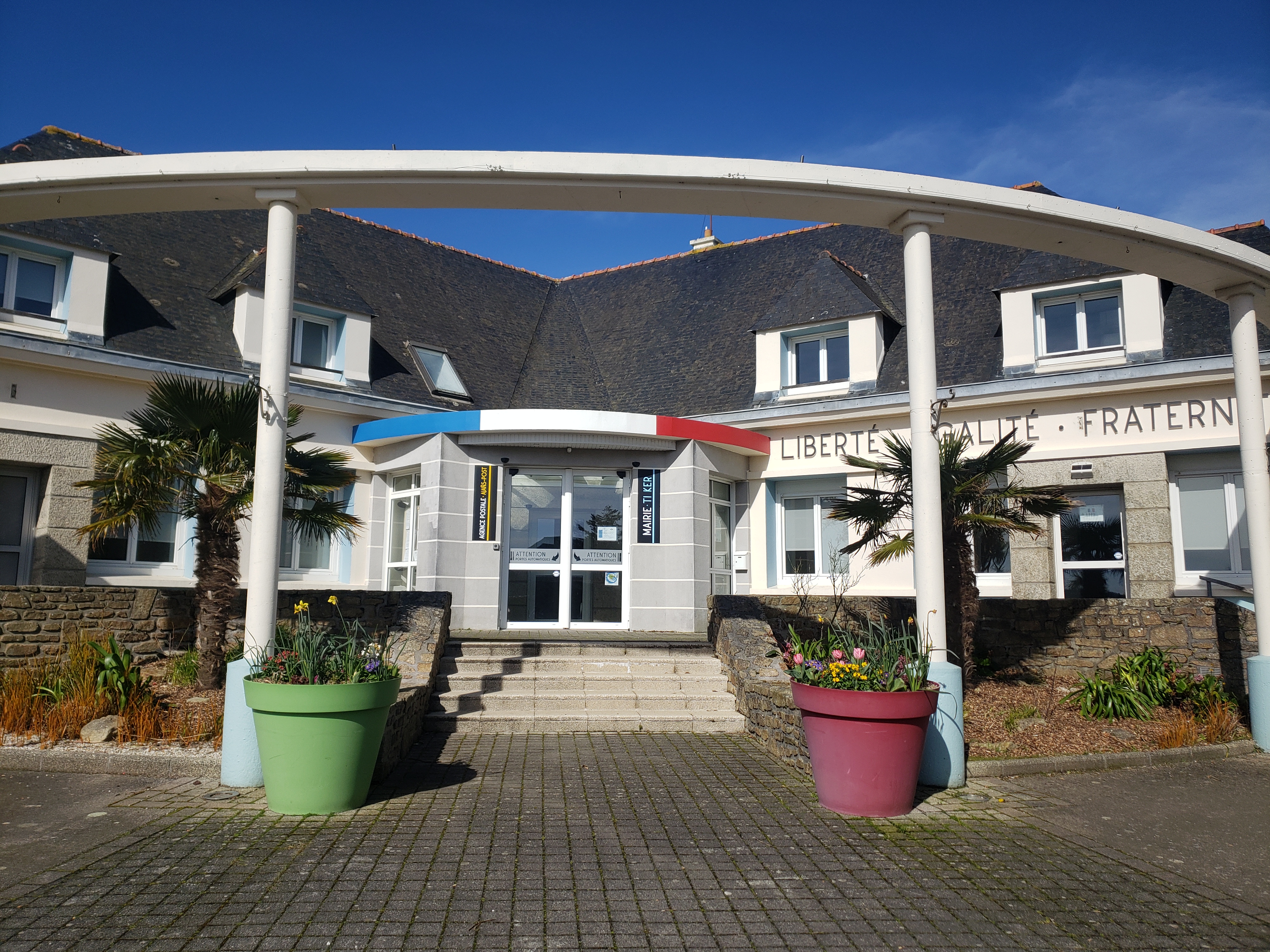 photo façade mairie.jpg