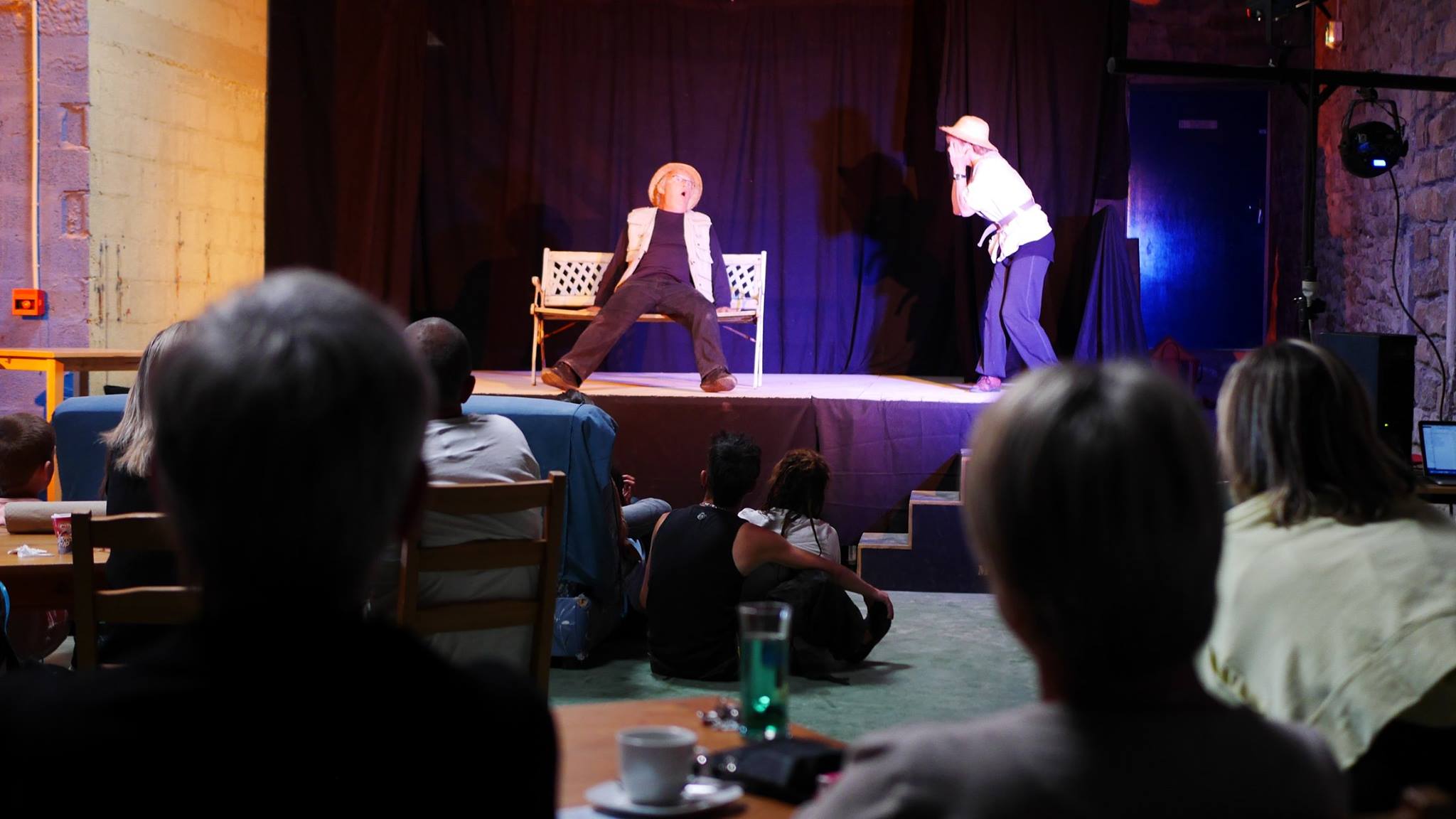 Une soirée théâtre au Kurnig Kafé.
